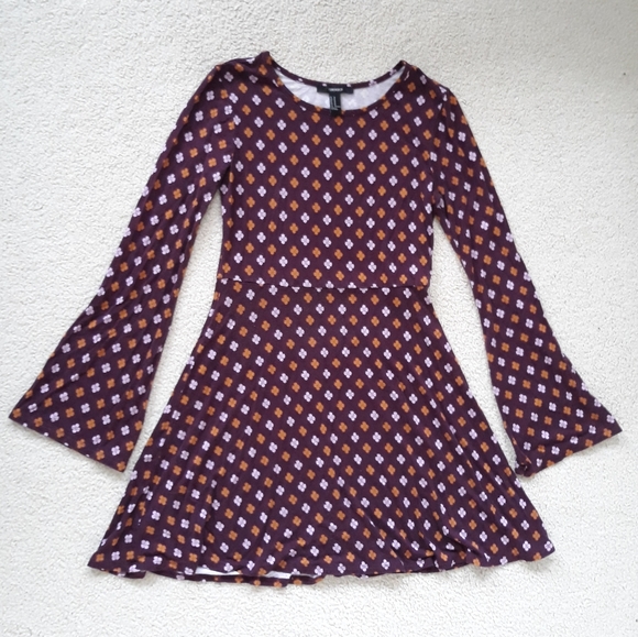 Forever 21 Dresses & Skirts - Forever 21 Bell Sleeve Floral Dress